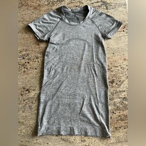 Swiftly Tech Short Sleeve 2.0 Regular Length. Size 0. SLTE/WHITE